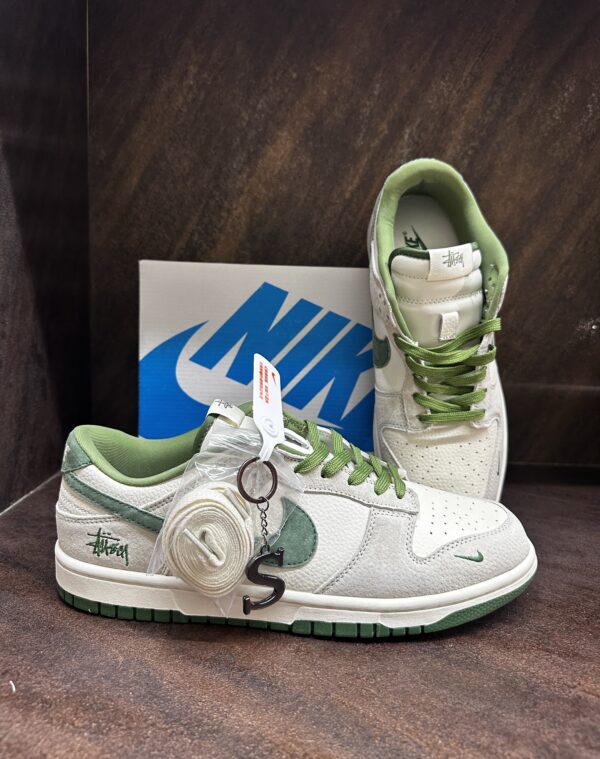 Nike SB Dunk Stussy - Image 3