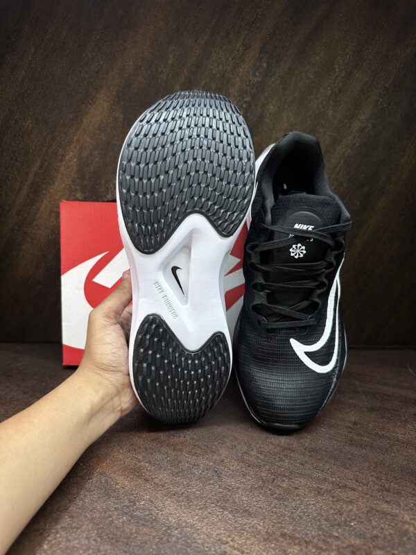 Nike Zoom 5 - Black White - Image 4