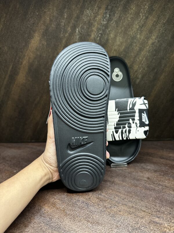 Nike Offcourt Adjust Printed - Black/White - Image 4