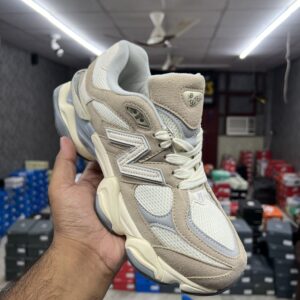 New Balance 9060 - Brown