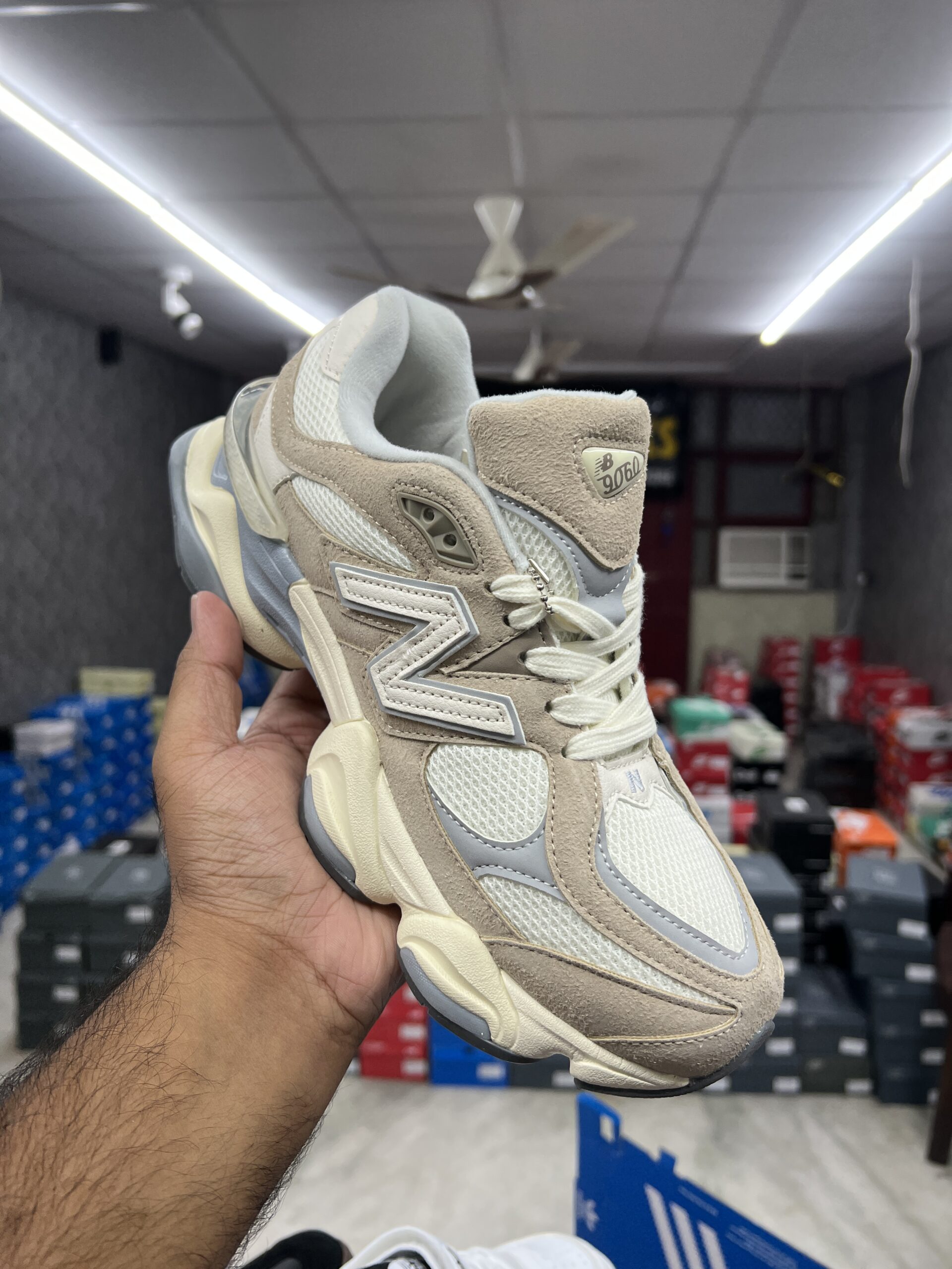 New Balance 9060 - Brown