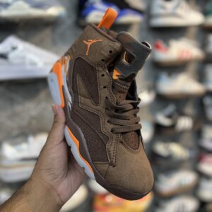 Nike Air Jordan Retro 6 - Brown