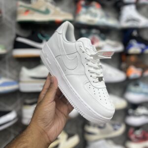 Nike Air Force 1 - Triple White