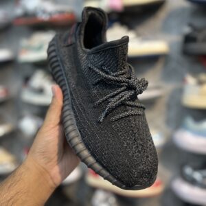 Adidas Yeezy - Reflective Black