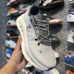 On Cloud Running - White